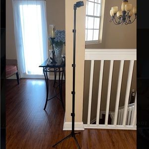 Brand new black tripod!!